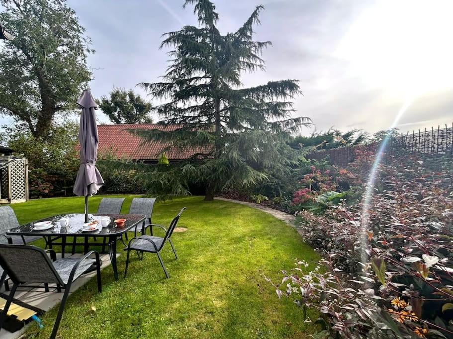Moonsticks, Modern & Well Presented 5 Bed House